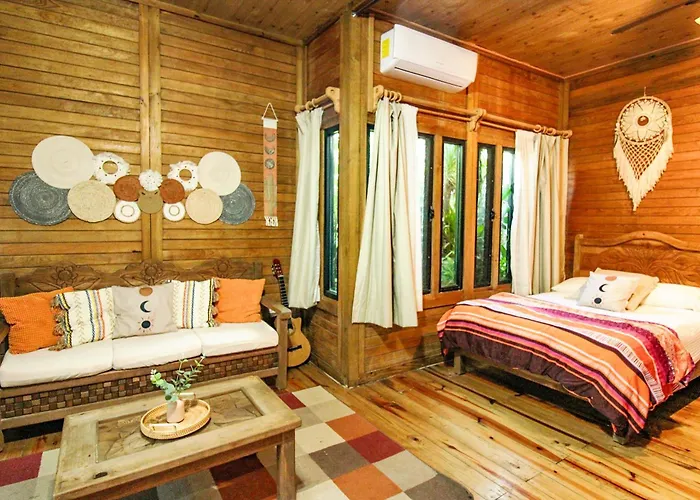 Alicat Villa *